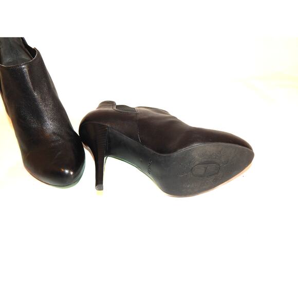 Guess Women Black Leather Ankle Bootie Size 9 Nice Slip On - Picture 4 of 10